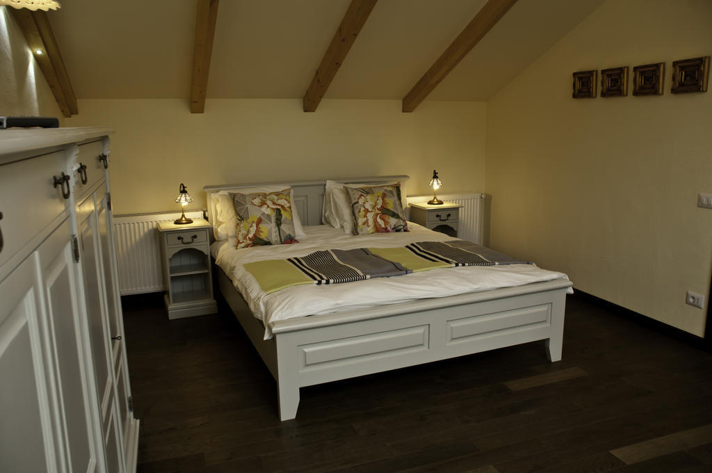 Arina Apartments Braşov Quarto foto