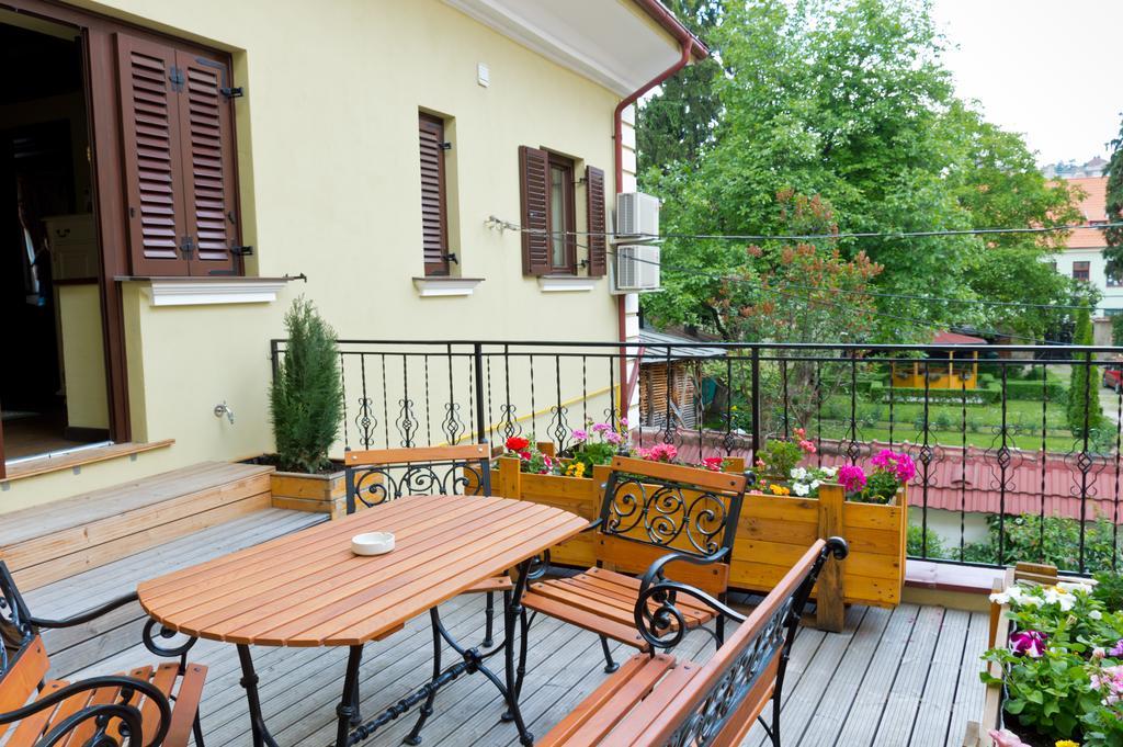 Arina Apartments Braşov Quarto foto